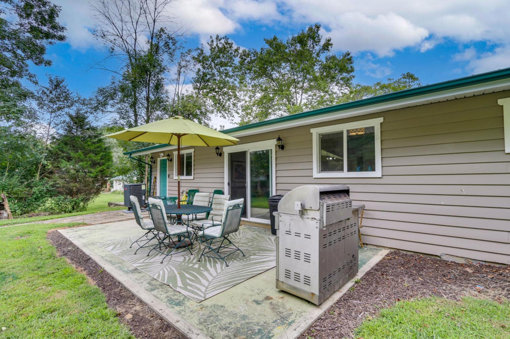 Cottage With Yard And Grill About 21 Mi To Hocking Hills! Nelsonville Ngoại thất bức ảnh